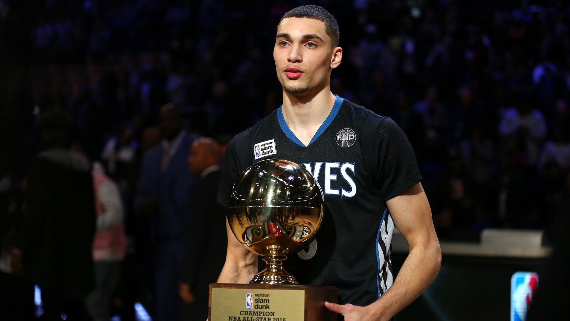 爱游戏官网-巴特尔的防守经验与技术，帮助袋鼠队在重大赛事中占得先机，巴特尔会扣篮吗